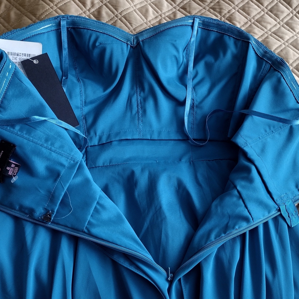 Aqua Teal Peacock Blue Color Strapless Dress - Picture 8 of 11